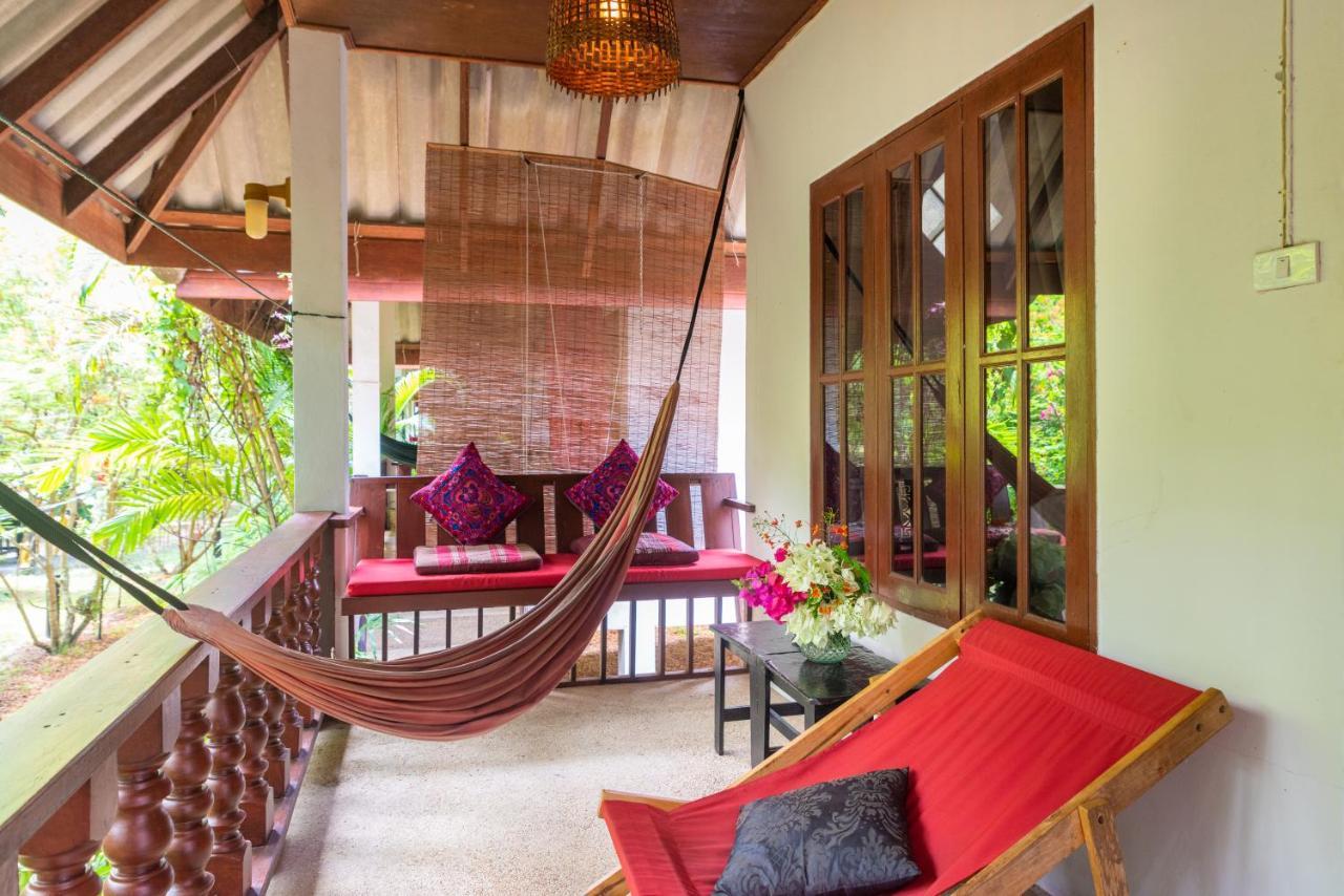 Alcove Resor Hinkong